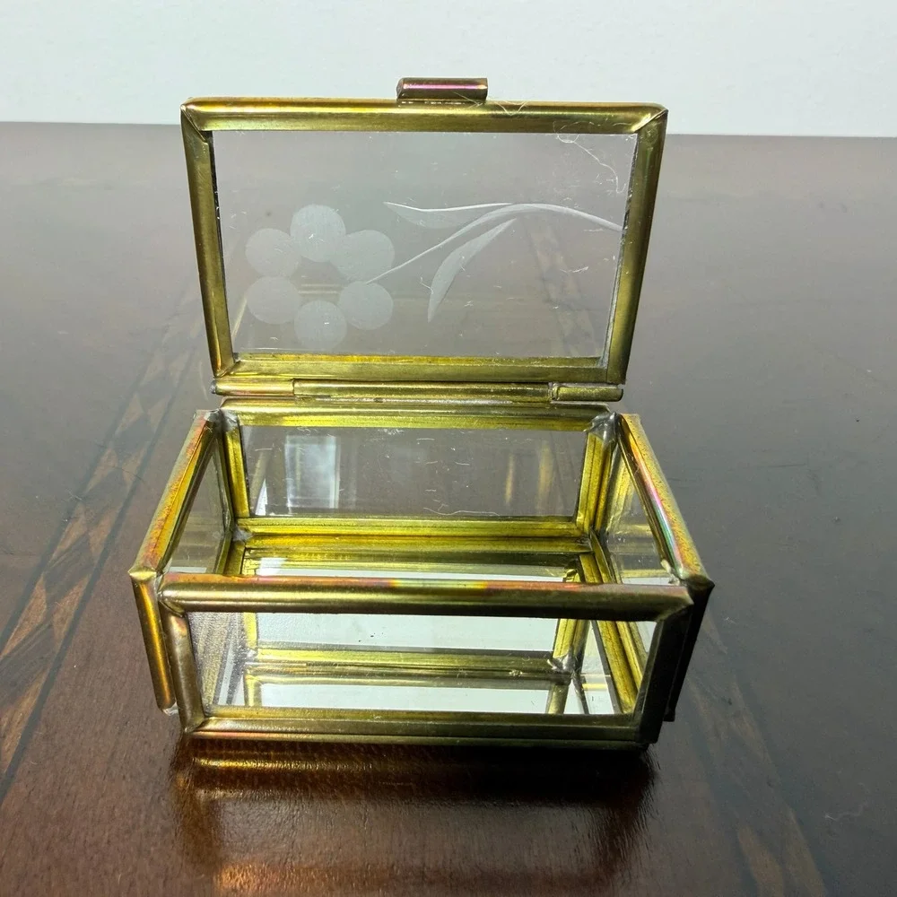 Vintage Etched Floral Glass Brass Trinket Box Gold Small‎ Cottagecore Vanity